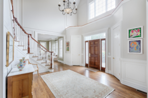 modern-foyer-and-stairwell