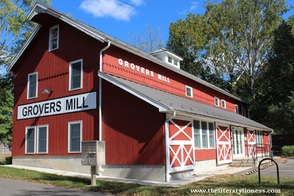 bright-red-painted-barn